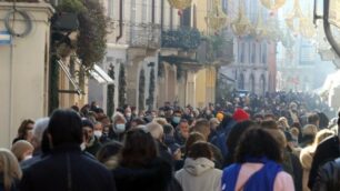 Monza Folla in centro domenica 13 dicembre 2020