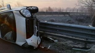 L’auto ribaltata a Concorezzo