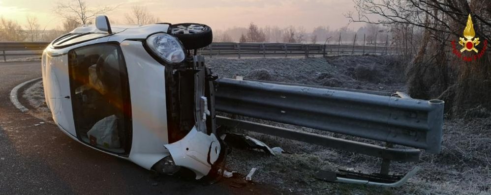 L’auto ribaltata a Concorezzo