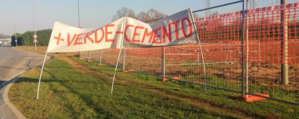 BIASSONO Legambiente contro cantiere via delle Vigne