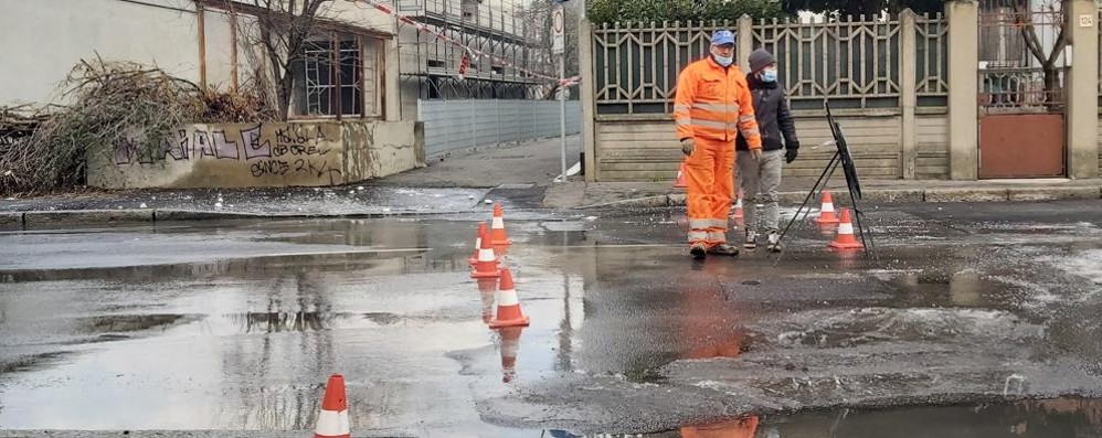 PADERNO - GHIACCIO SULLA COMASINA DUE FERITI LIEVI