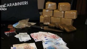 Droga e denaro sequestrati dai carabinieri