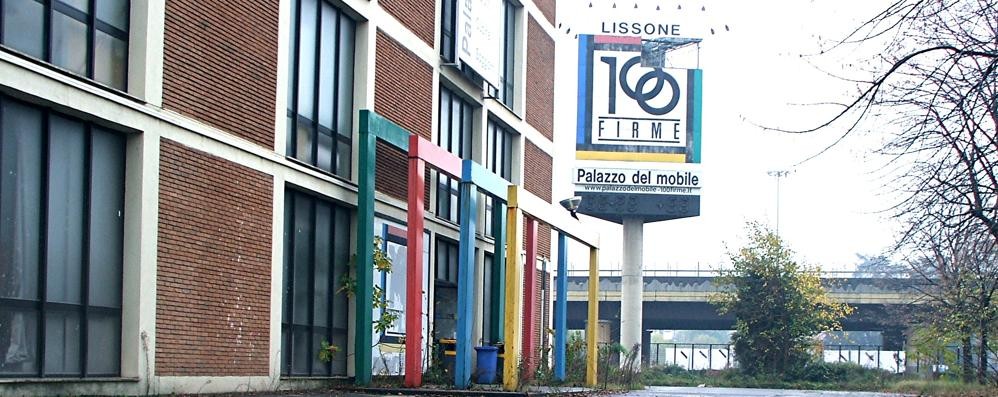 L’ex palazzo del mobile di Lissone