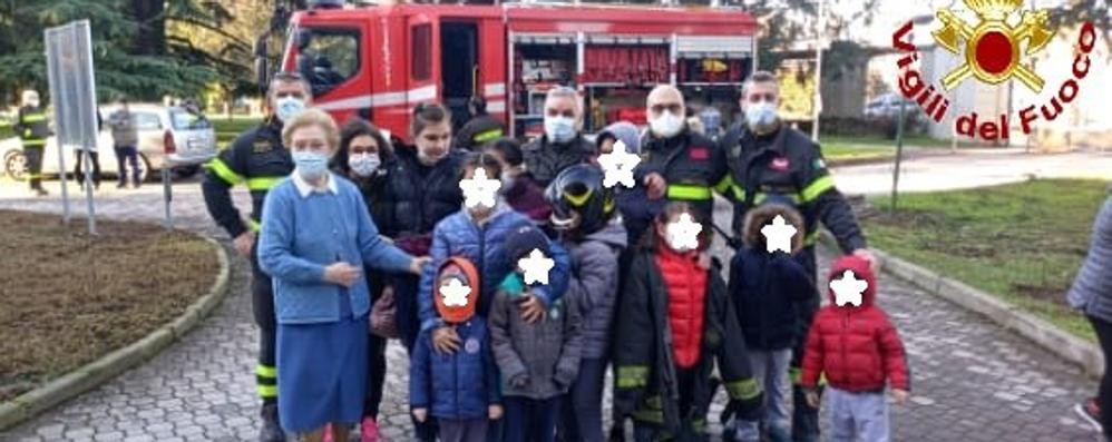 I vigili del fuoco al Centro Mamma Rita
