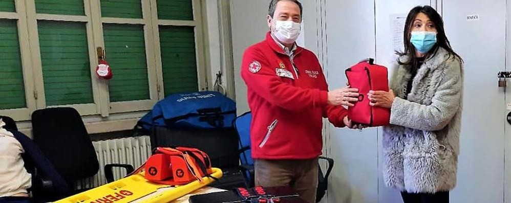 Monza Croce Rossa donazione Inner Wheel nuove barelle