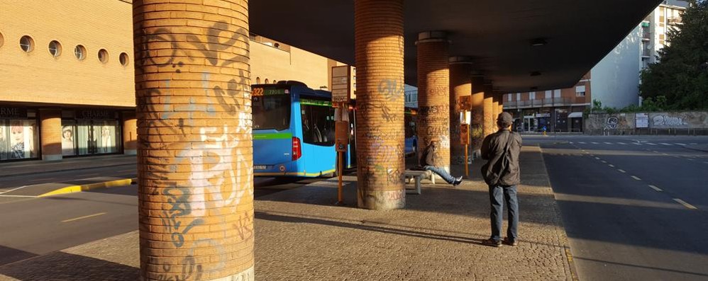 Vimercate: stazione autobus piazza marconi