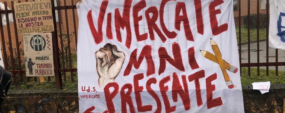 Vimercate manifestazione studenti omnicomprensivo venerdì 22 gennaio 2021