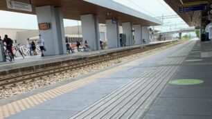 I binari vuoti della stazione di Arcore