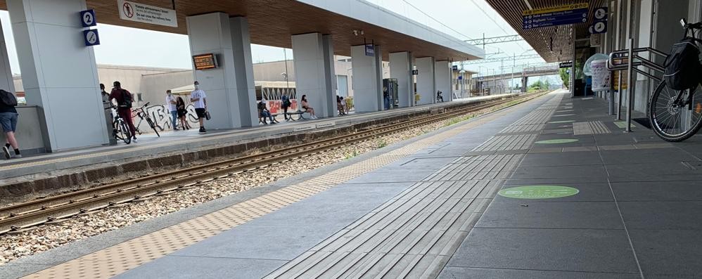 I binari vuoti della stazione di Arcore