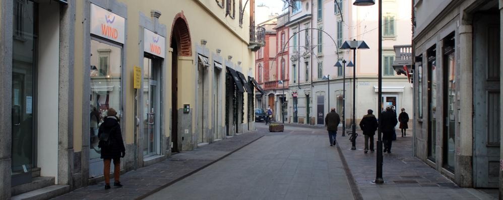 Seregno: le vie del centro storico, cuore del distretto, oggi quasi deserte e con molti negozi chiusi a causa dell'emergenza sanitaria