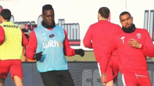 Serie B, Monza: Mario Balotelli durante il riscaldamento pre partita