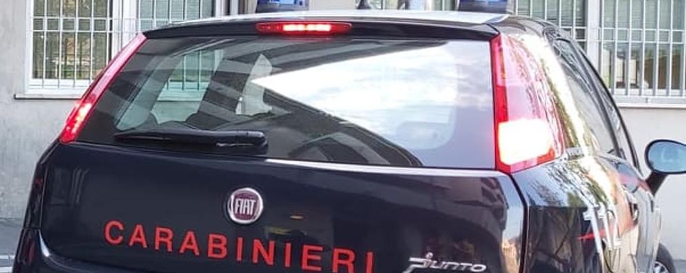 Una pattuglia dei carabinieri di Paderno