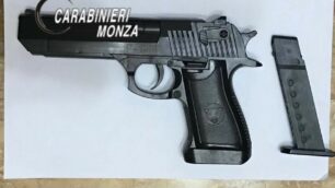 Verano: picchia la moglie e si barrica in casa mostrando un’arma, sul posto anche un negoziatore dei carabinieri
