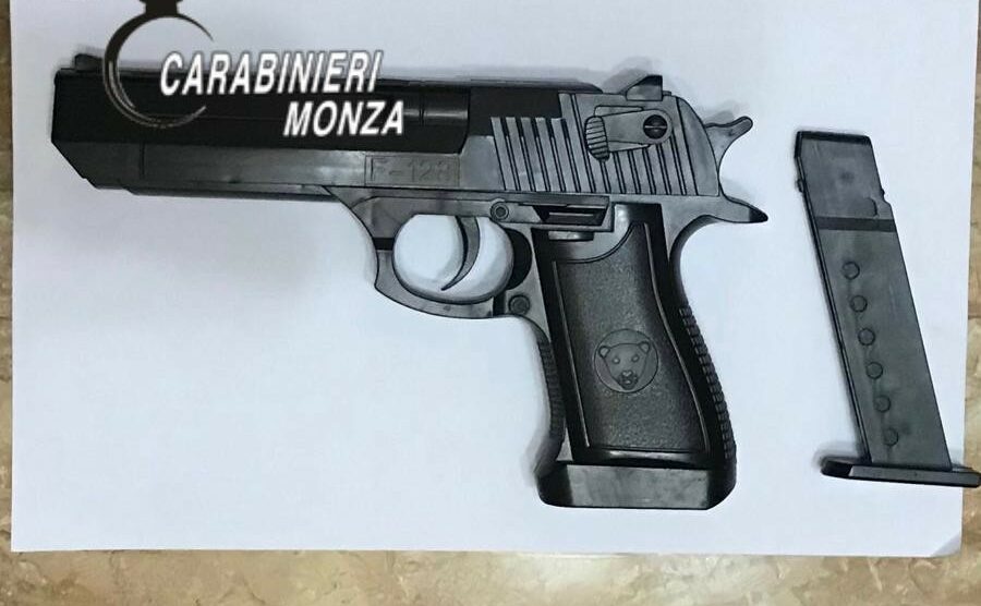 Verano: picchia la moglie e si barrica in casa mostrando un’arma, sul posto anche un negoziatore dei carabinieri