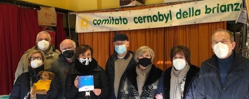 Arcore Caritas e comitato Cernobyl Brianza distribuiscono i buoni spesa alle famiglie
