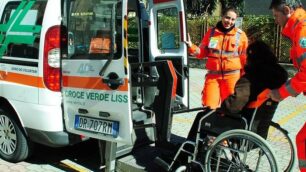 Un trasporto della Croce verde a Lissone
