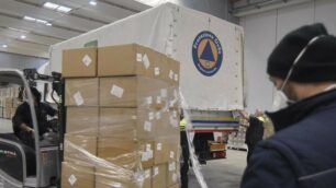 Coronavirus mascherine Protezione civile - magazzino Areu