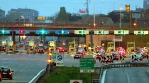 MONZA CRONACA AUTOSTRADA A4 BARRIERA MILANO EST