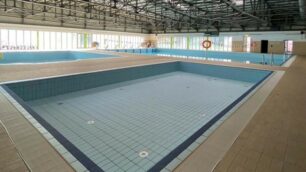 Giussano piscina vuota al centro sportivo