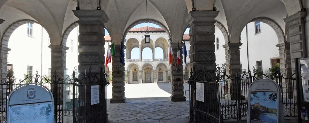 L’ingresso di Palazzo Arese Borromeo