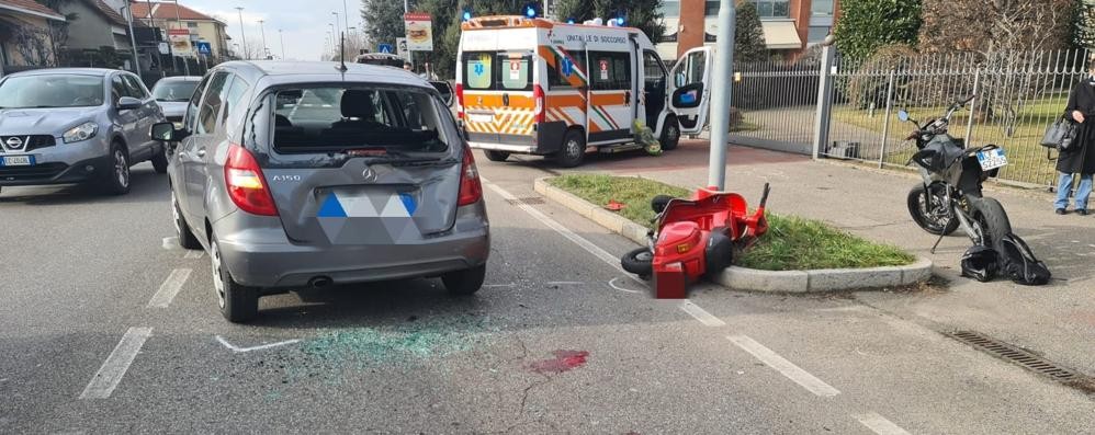 Giussano incidente auto scooter via Como martedì 9 febbraio 2021