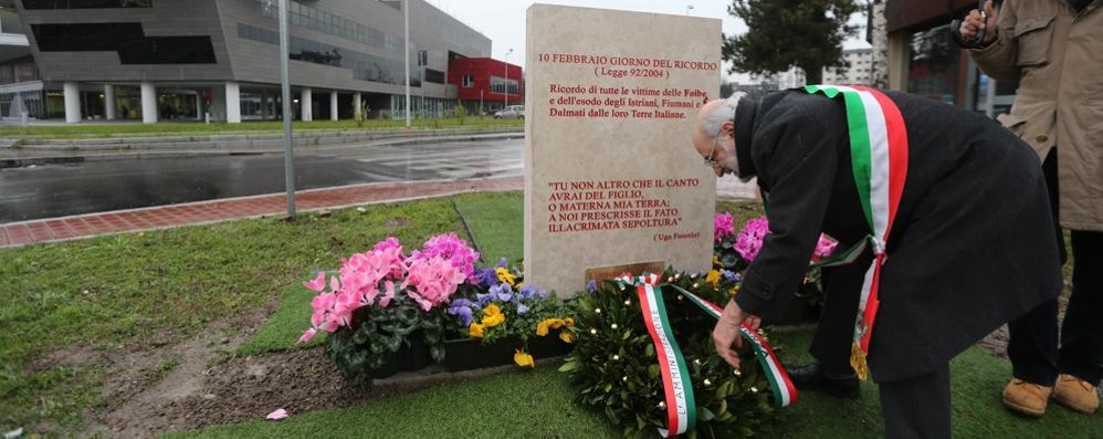 MONZA CIPPO A RICORDO VITTIME FOIBE - foto d’archivio