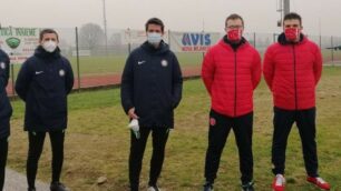 Il sindaco Fabrizio Pagani con il mister Christian Chivu Chivu e dirigenti Inter con i dirigenti e tecnici della Polisportiva