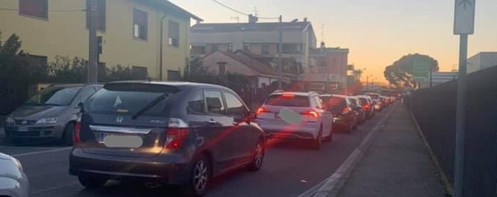 Lissone semaforo Manin Cattaneo code - foto pubblicata sui social