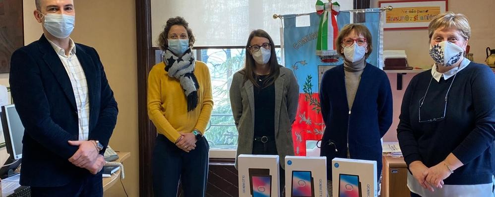 I tablet consegnati in municipio