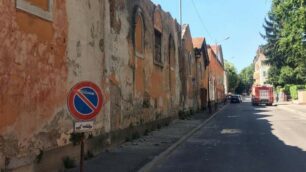 L’evento di agosto 2020: il crollo parziale di una parte di tetto aveva interessato anche via Dante
