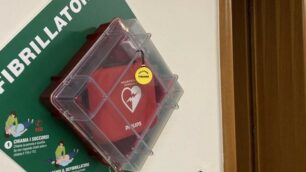 Villasanta defibrillatore nuovo in Comune regalato dalla famiglia Fagnani