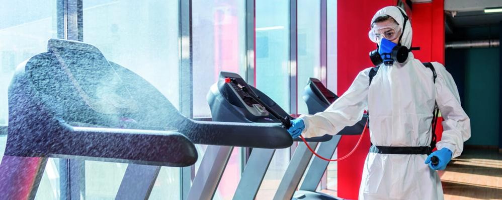 Sanificazione in palestra, ma da novembre 2020 sono chiuse come le piscine