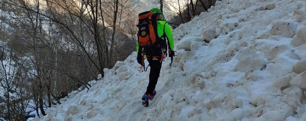 Soccorso alpino ricerche uomo scomparso Carate Brianza in val Biandino Introbio