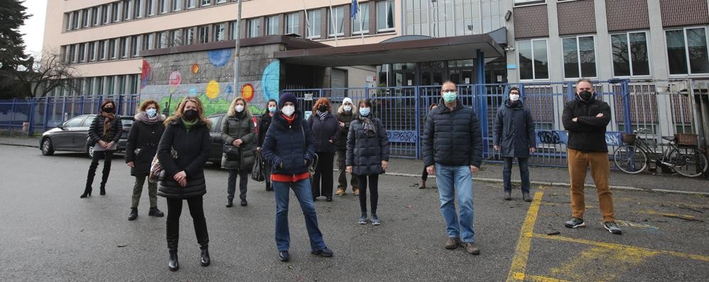 Monza Genitori di alunni dell istituto Mose Bianchi non risarciti dopo l annullamento di viaggi studio