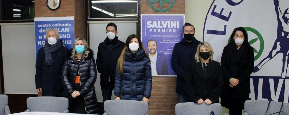 Da sinistra, Tiziano Mariani, Elisabetta Viganò, Stefano Casiraghi, Chiara Novara, Edoardo Trezzi, Gabriella Cadorin ed Ilaria Cerqua