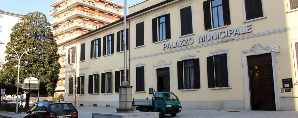 Gli uffici comunali di via Umberto I, sede dell'anagrafe