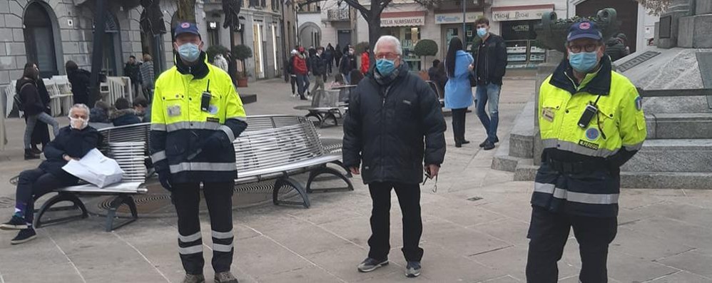 La protezione civile nella foto pubblicata da Seregno notizie