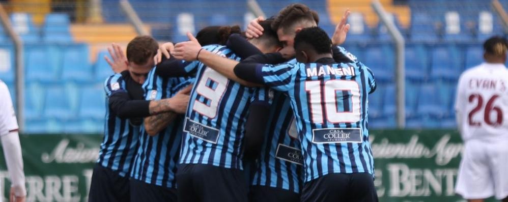 Calcio, serie C: esultanza Lecco