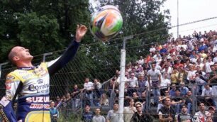 Monza Autodromo Fabrizio Pirovano dopo il ritiro alla prima variante durante la gara di supersport del 2000