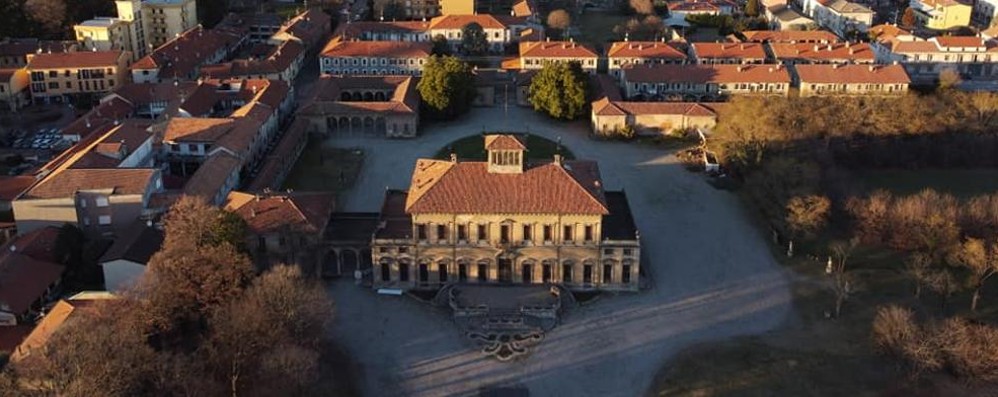 VAREDO - Villa Bagatti ammirata dal cielo