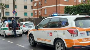 Verano Brianza incidente contro ostacolo spiegamento di mezzi e codice verde