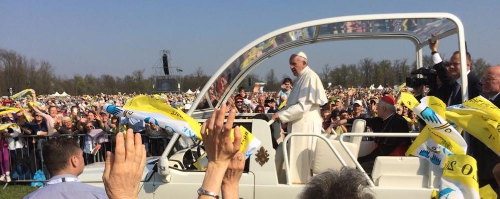 Il Papa a Monza: Papa Francesco al Parco, in transito davanti al settore 34