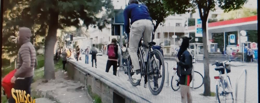 Brumotti alla stazione di Monza