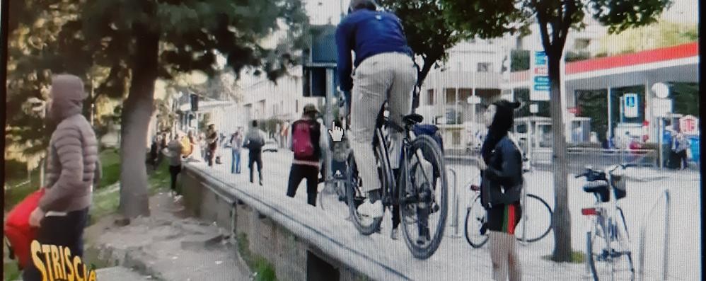 Brumotti alla stazione di Monza