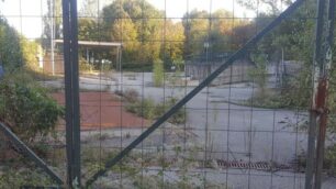 carate: ex piattaforma via tagliamento