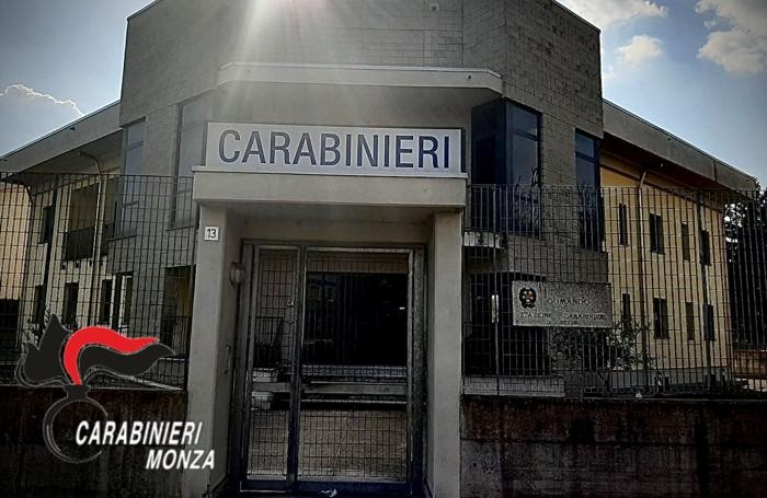 La stazione dei carabinieri di Seveso