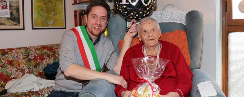 La seregnese Caterina Rabissi, in una foto di repertorio al compimento dei 100 anni