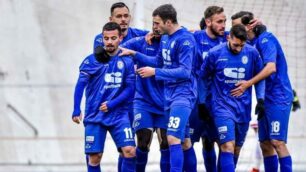 Calcio serie D: la  Folgore Caratese battuta dal Bra. La gioia per il gol del pareggio soffocata da altri tre gol dei piemontesi