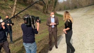 Domenicali alle sopraelevate dell’autodromo di Monza nell’intervista al Tg2, in una foto pubblicata dall’autodromo stesso