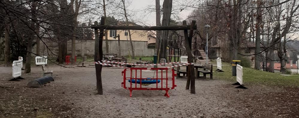 Albiate: aree giochi chiuse, area cani aperta